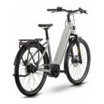 R Raymon Metmo Select e-bike, 27.5" wheels, 250W mid-drive motor, 504Wh removable battery, 100 km range, torque sensor, hydraulic disc brakes, grey.